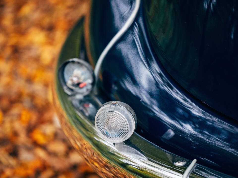 Image 102/199 of BMW 502 - 3.2 Litre (1961)