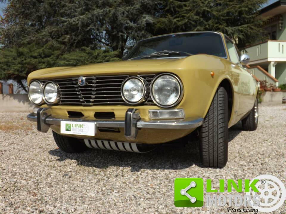 Immagine 8/10 di Alfa Romeo Giulia GT 1300 Junior (1976)