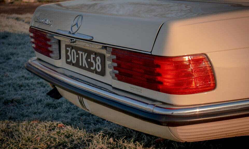 Immagine 3/7 di Mercedes-Benz 280 SLC (1975)