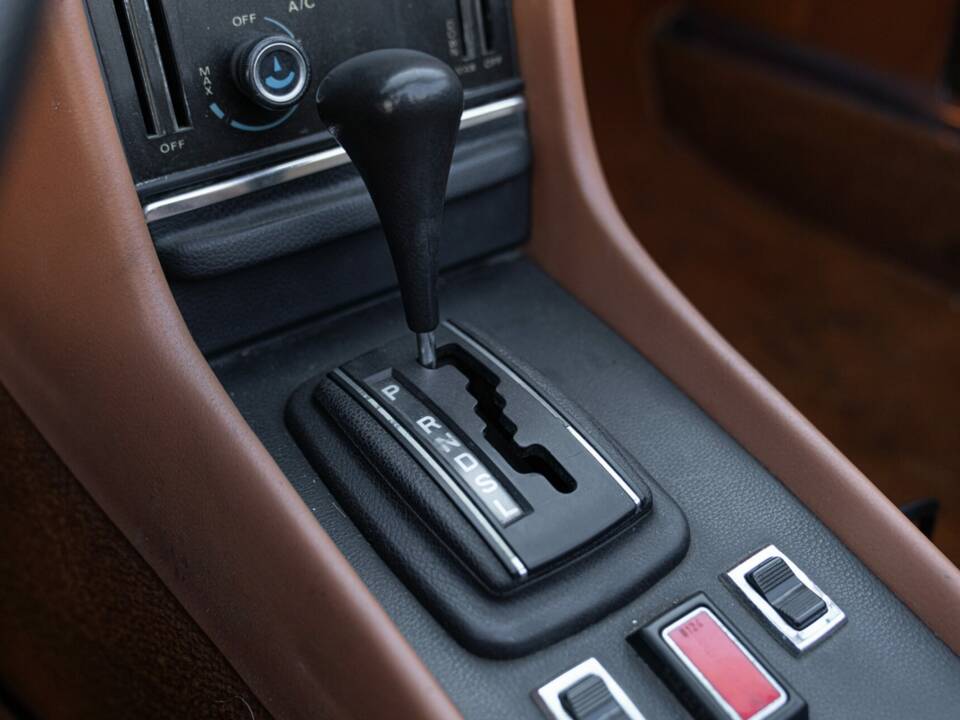 Obraz 50/50 pojazdu Mercedes-Benz 450 SL (1977)