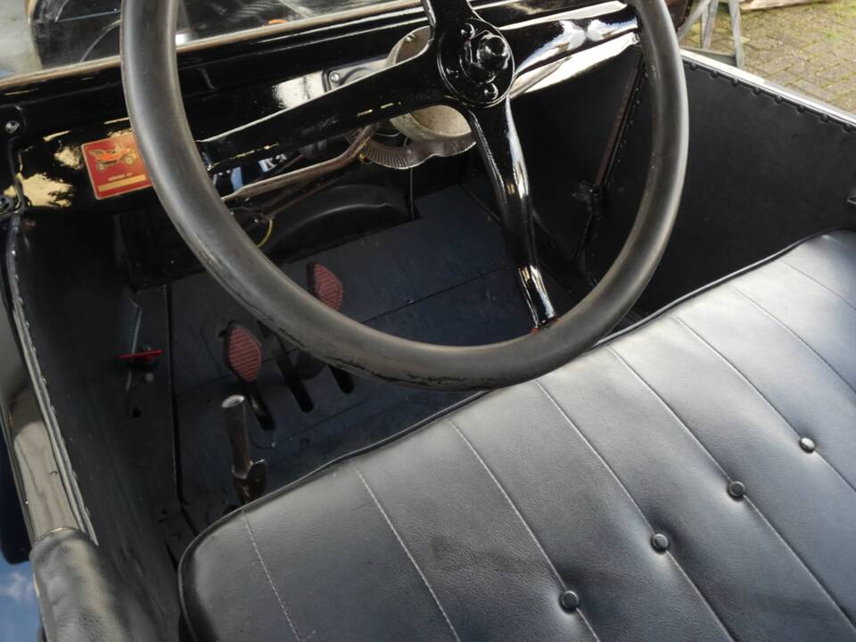 Image 36/41 of Ford Model T Touring (1925)