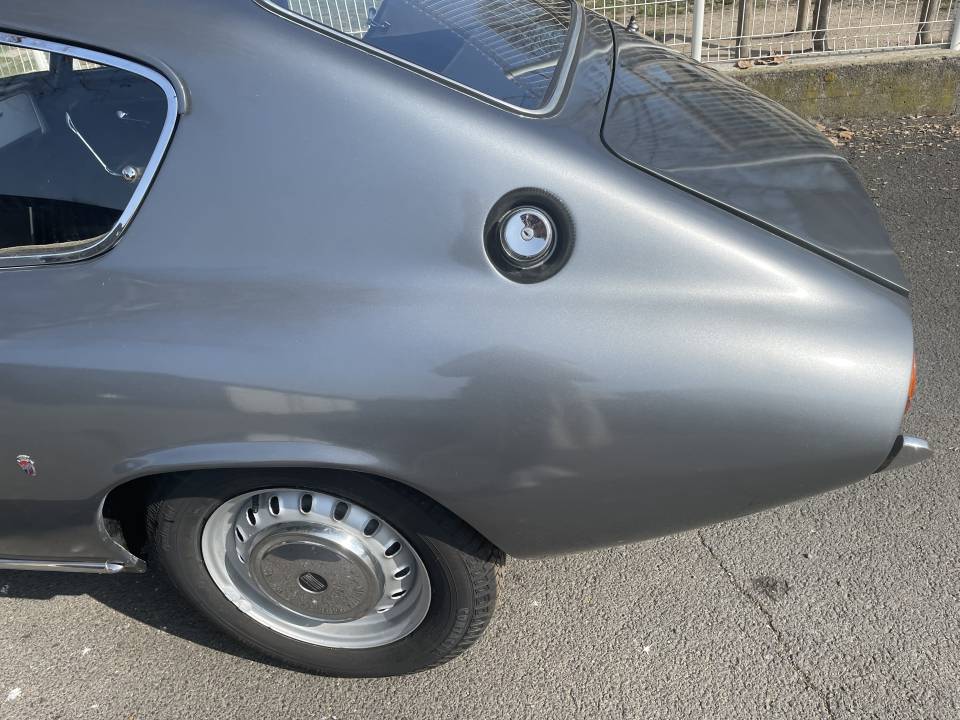 Image 2/35 of FIAT Ghia 1500 GT (1963)