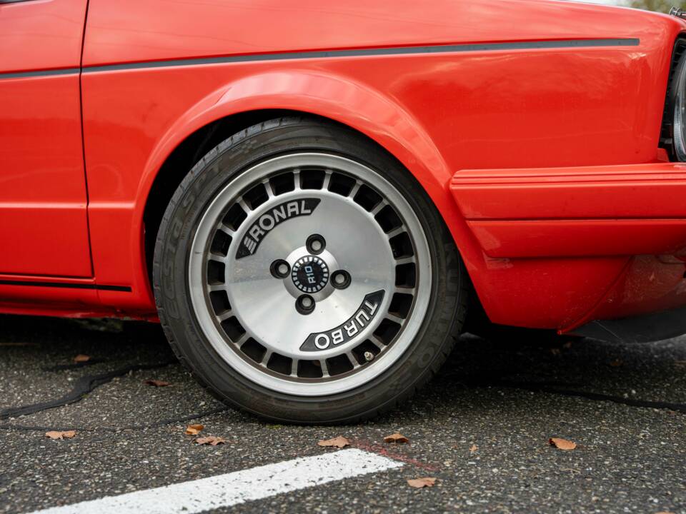Afbeelding 4/61 van Volkswagen Golf Mk I GTI Pirelli 1.8 (1983)