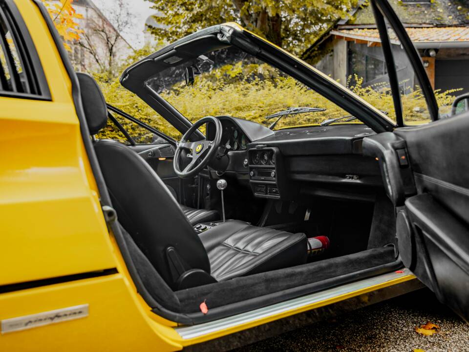 Bild 49/55 von Ferrari 328 GTS (1986)