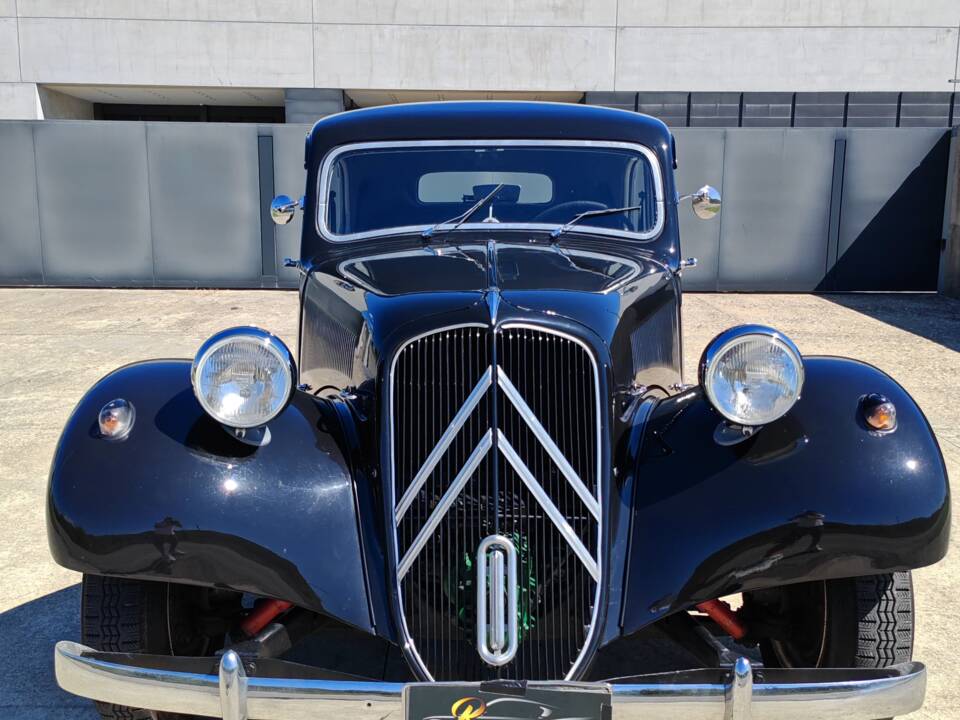 Image 18/47 of Citroën Traction Avant 11 B (1955)