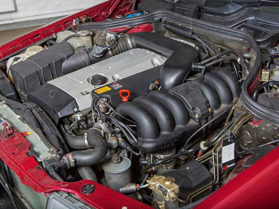 Bild 31/31 von Mercedes-Benz E 320 (1993)