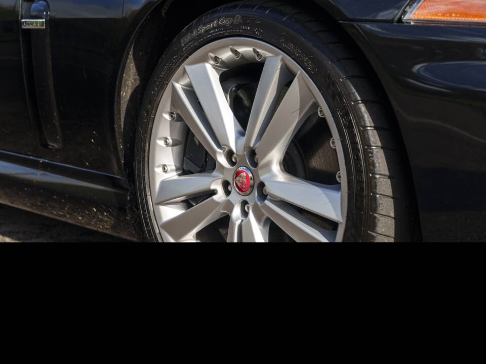 Image 13/30 de Jaguar XKR (2009)