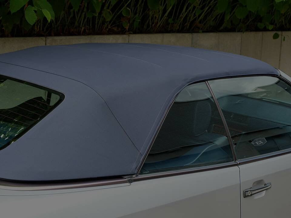 Image 66/69 of Mercedes-Benz E 320 (1994)