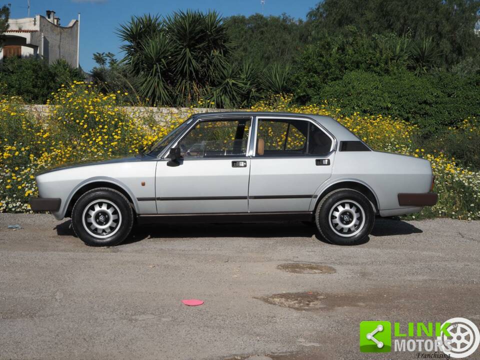 Image 18/50 of Alfa Romeo Alfetta 2.0 Li "America" (1982)