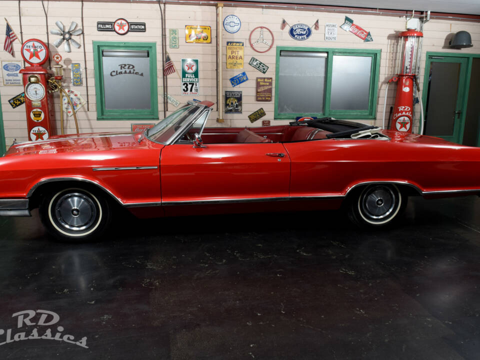 Image 34/41 of Buick Le Sabre Convertible (1966)
