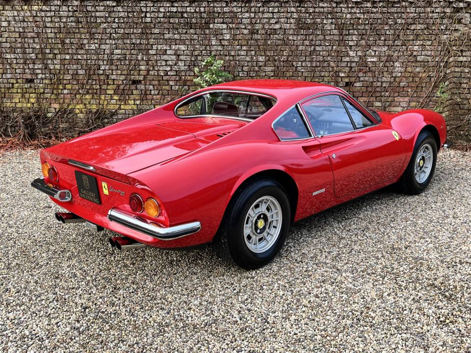 Image 3/50 de Ferrari Dino 246 GT (1971)