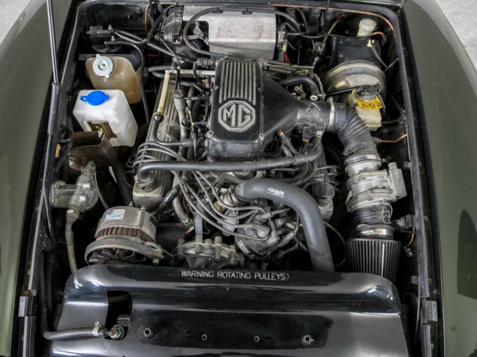Immagine 39/50 di MG RV8 (1994)