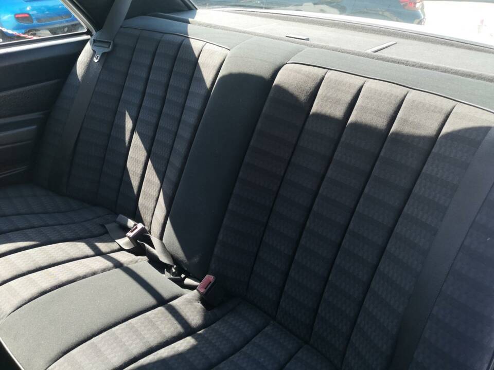 Image 17/34 of Mercedes-Benz 190 E 1.8 (1991)