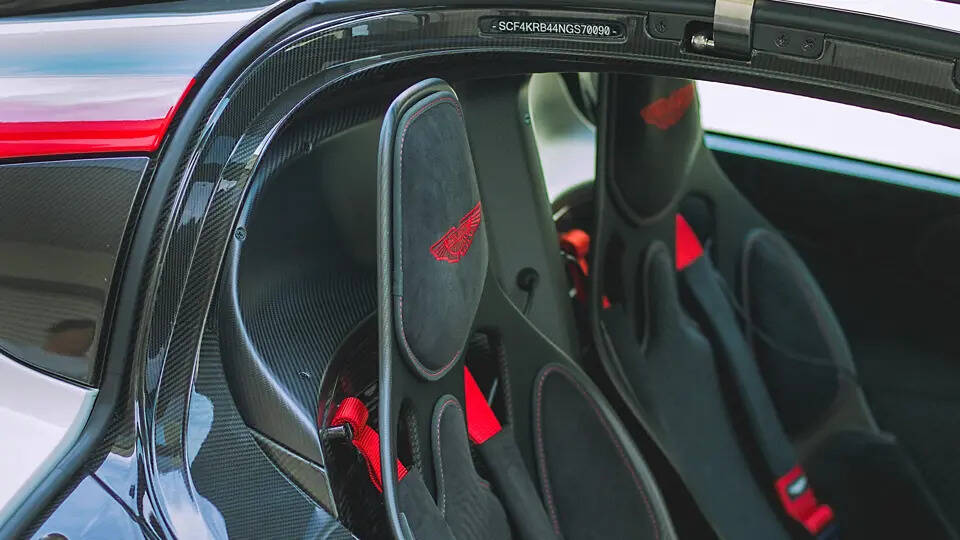 Immagine 5/8 di Aston Martin Valkyrie AMR Pro (2022)