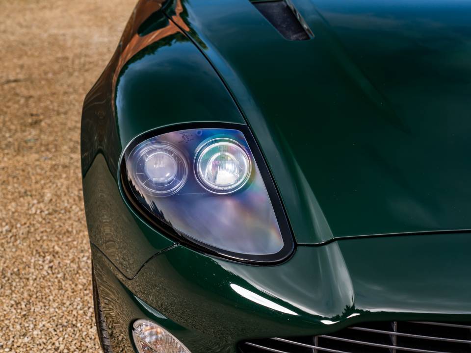 Afbeelding 12/45 van Aston Martin V12 Vanquish S (2005)