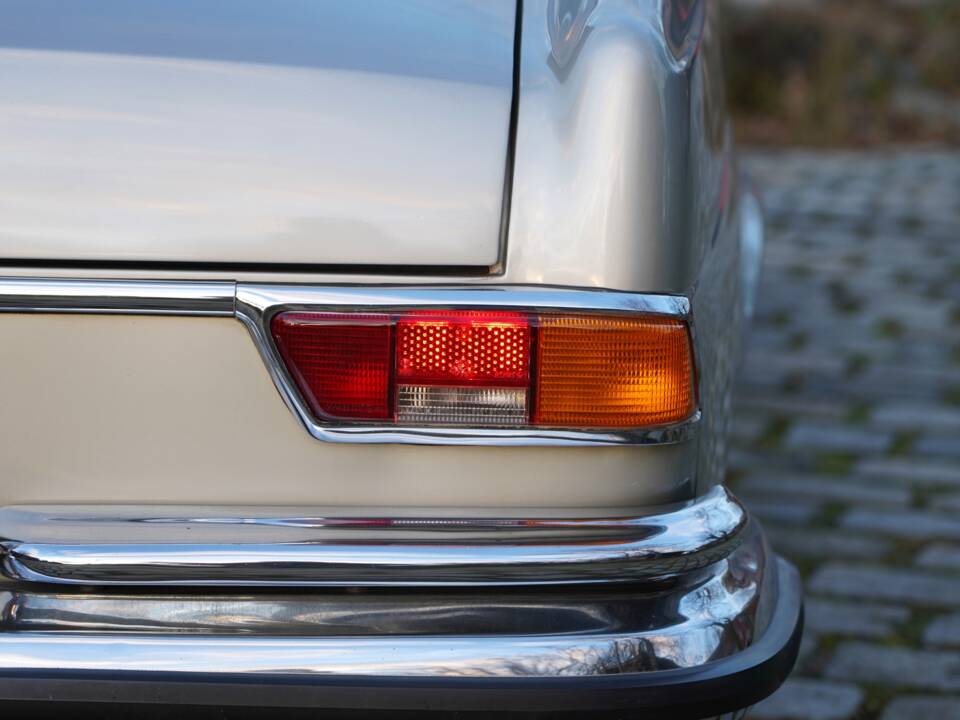 Image 8/14 de Mercedes-Benz 280 SE (1969)