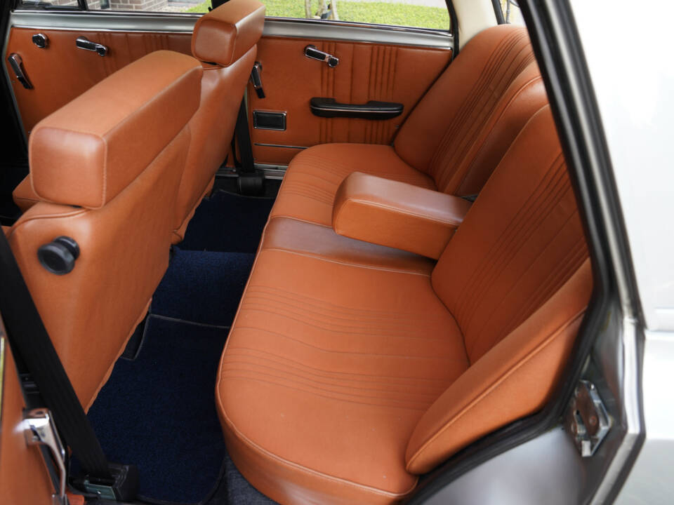 Imagen 13/50 de Alfa Romeo Giulia Nuova Super 1300 (1978)