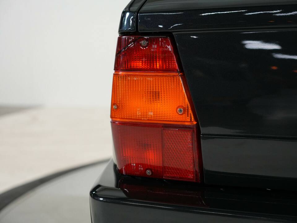 Bild 30/48 von Lancia Delta HF Integrale Evoluzione I (1992)