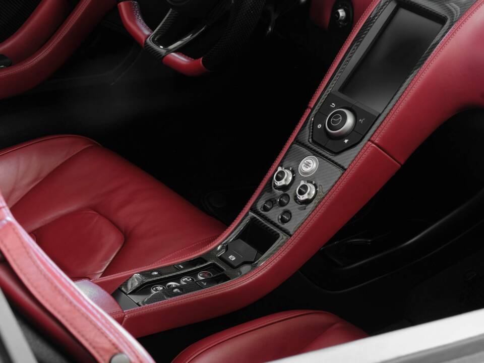 Bild 32/50 von McLaren 650S Spider (2016)
