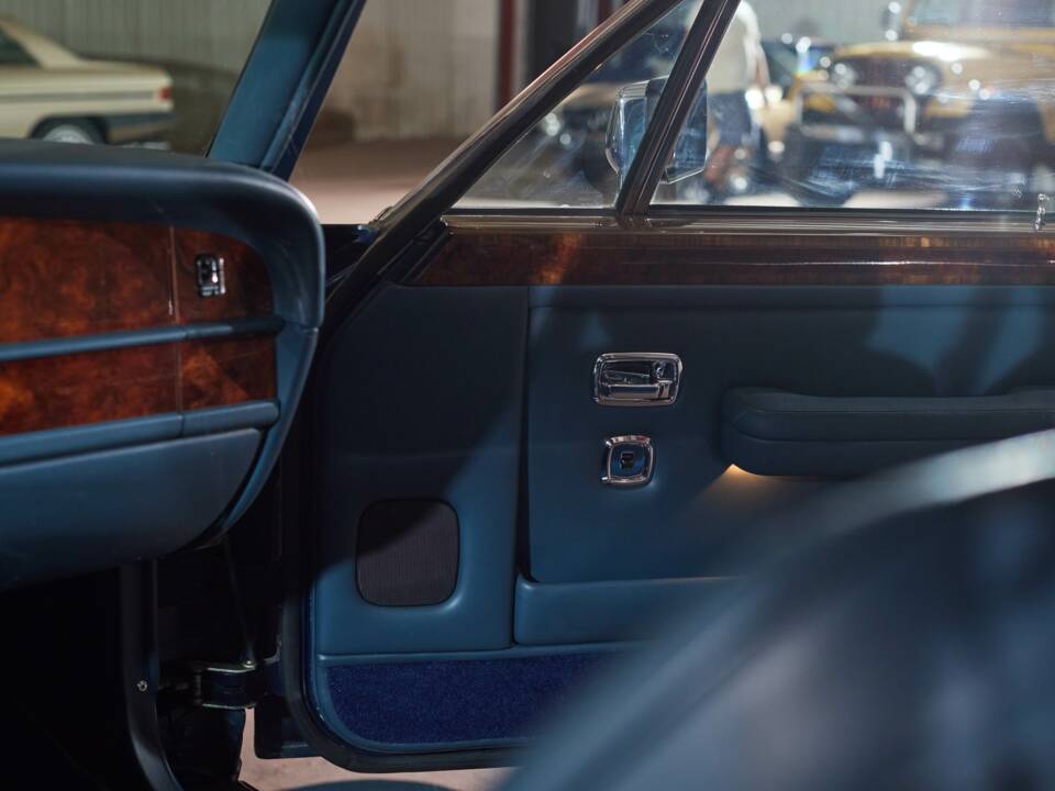 Bild 35/51 von Bentley Turbo R (1986)