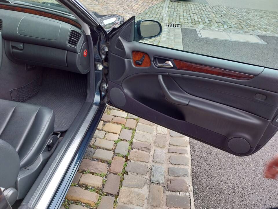 Afbeelding 20/32 van Mercedes-Benz CLK 230 Kompressor (2001)
