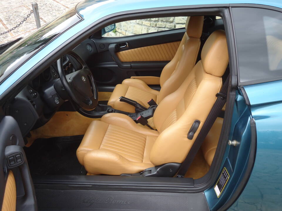 Bild 10/26 von Alfa Romeo GTV 2.0 V6 Turbo (1998)
