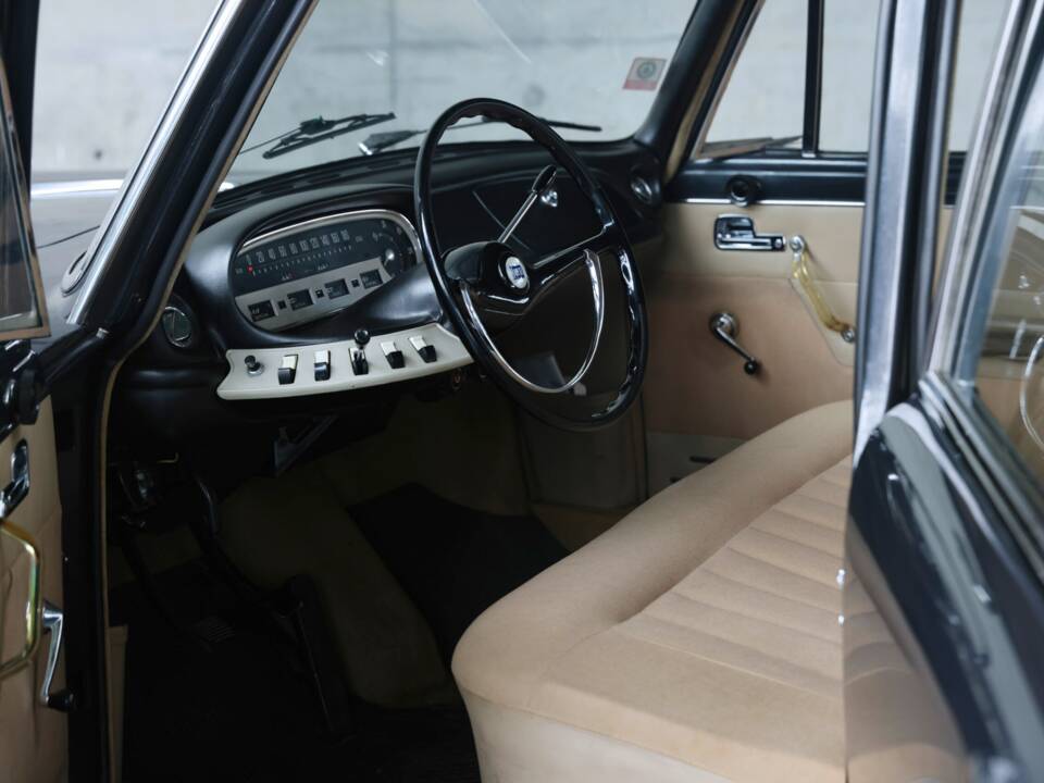 Image 8/50 of Lancia Flavia 1800 (1965)