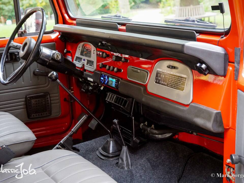 Immagine 11/47 di Toyota Land Cruiser FJ 45 (1980)