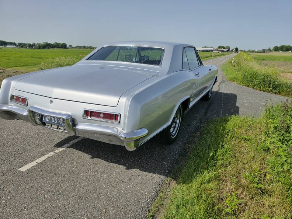Image 7/8 of Buick Riviera Coupe (1963)