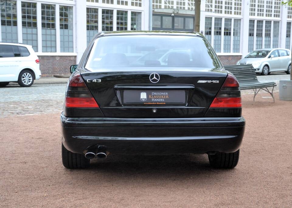 Image 5/18 de Mercedes-Benz C 43 AMG (1998)