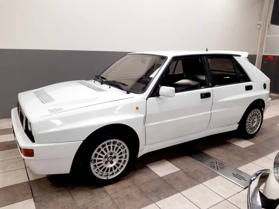 Immagine 4/15 di Lancia Delta HF Integrale 16V (1992)