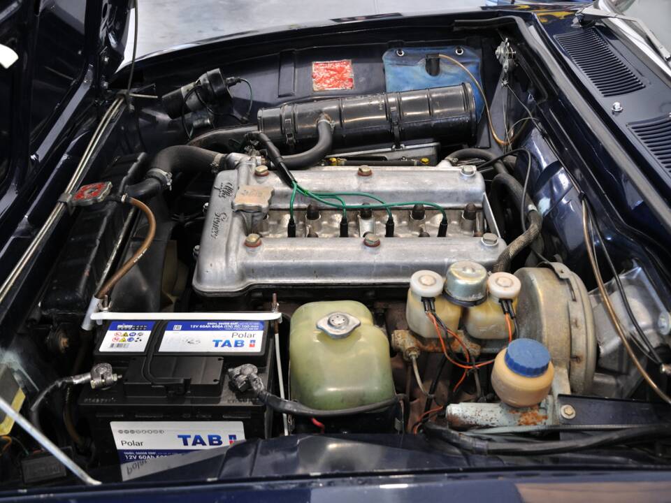 Image 28/35 of Alfa Romeo 2000 Berlina (1972)