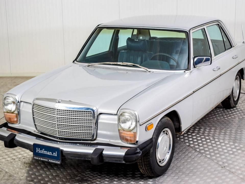 Image 36/50 of Mercedes-Benz 240 D (1976)