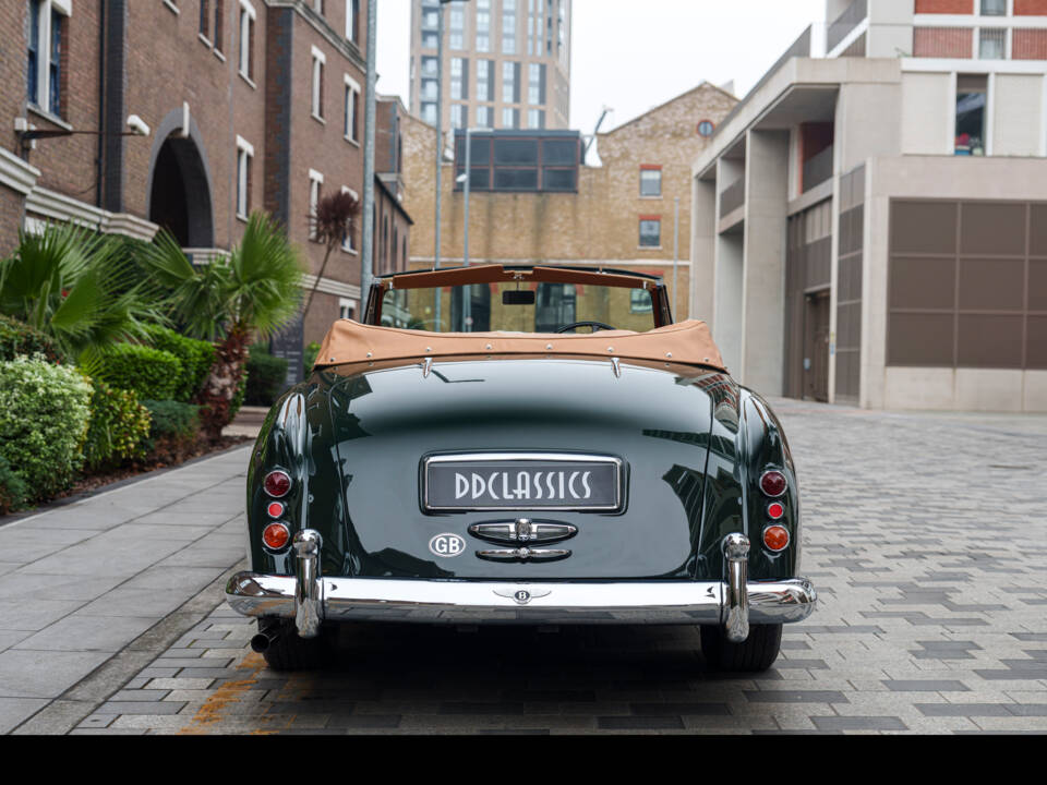 Image 9/33 of Bentley S1 DHC Park Ward (1956)