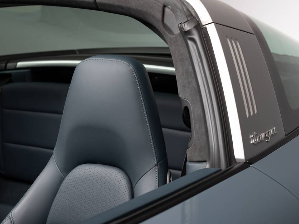 Image 16/37 of Porsche 911 Targa 4S (2016)