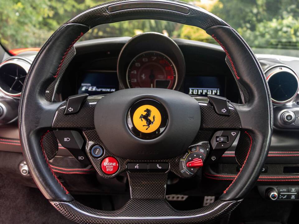 Image 17/19 of Ferrari F8 Spider (2020)