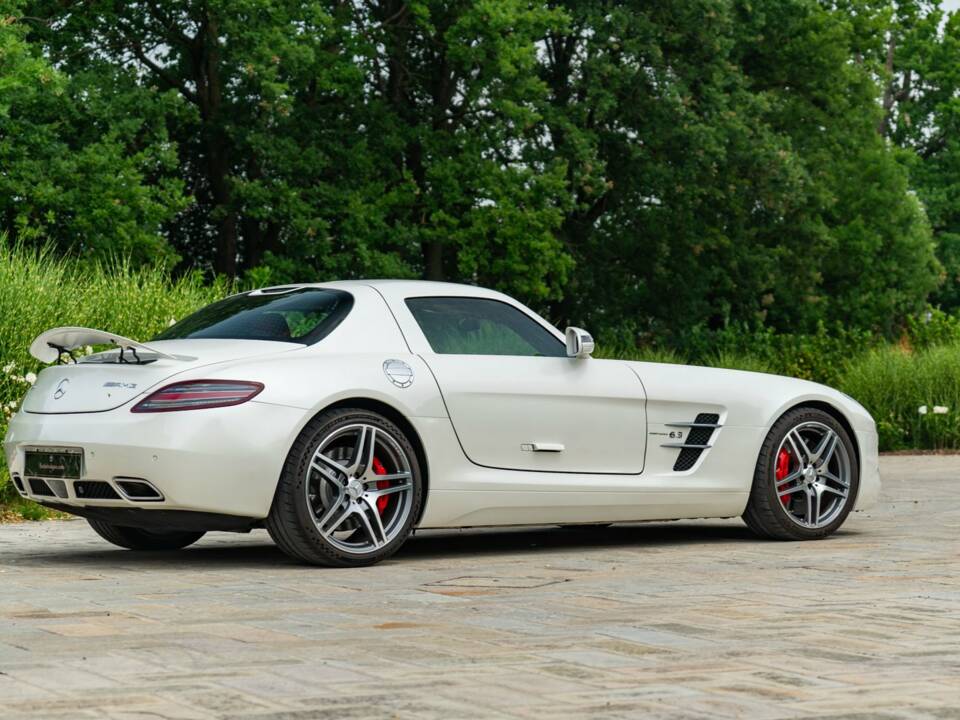 Image 49/50 of Mercedes-Benz SLS AMG (2010)