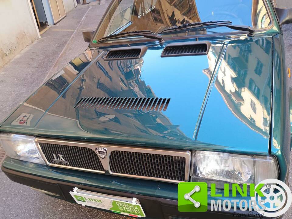 Image 9/10 of Lancia Delta (1988)