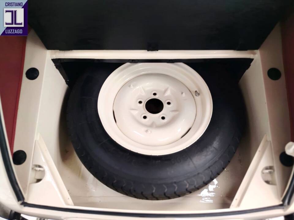 Image 65/74 of Jaguar XK 140 OTS (1956)