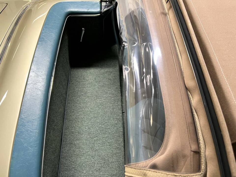 Image 13/26 de Mercedes-Benz 250 SL (1967)