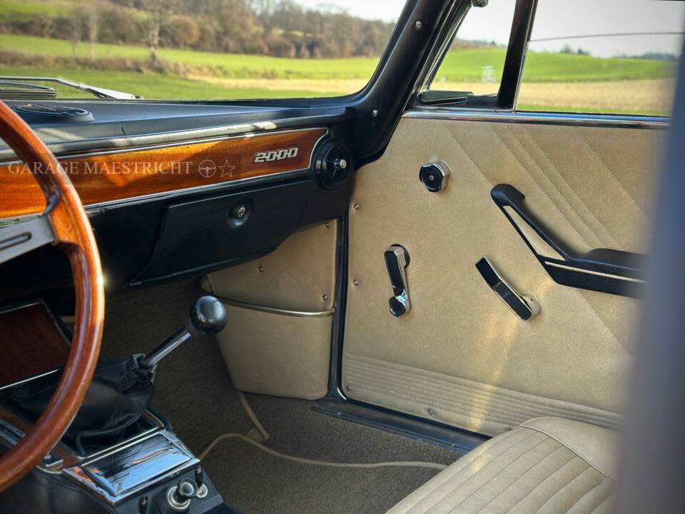 Afbeelding 36/99 van Alfa Romeo 2000 GT Veloce (1973)