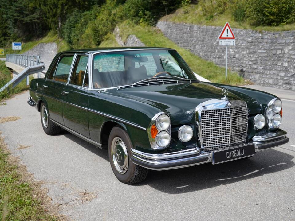 Image 14/39 of Mercedes-Benz 300 SEL 6.3 (1970)