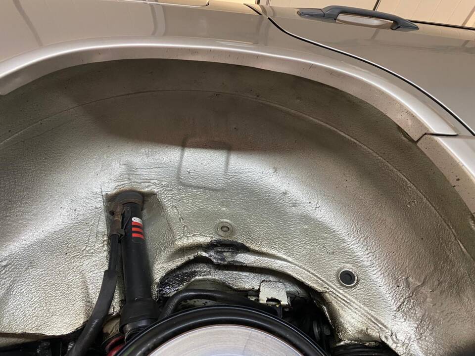 Bild 59/66 von Mercedes-Benz 190 E 2.3-16V (1986)