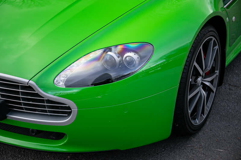 Immagine 39/43 di Aston Martin V8 Vantage (2010)