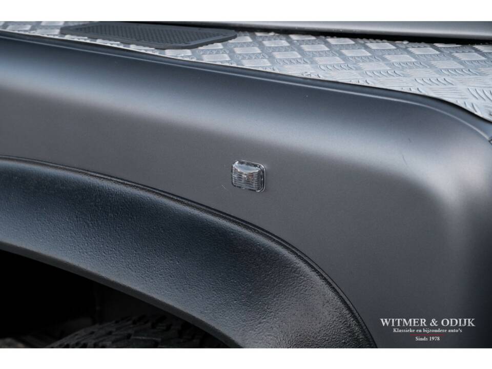 Image 24/27 of Land Rover Defender 90 (1996)