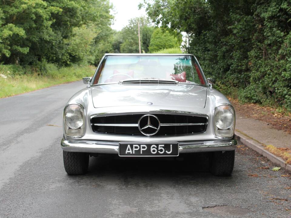 Image 2/17 of Mercedes-Benz 280 SL (1970)