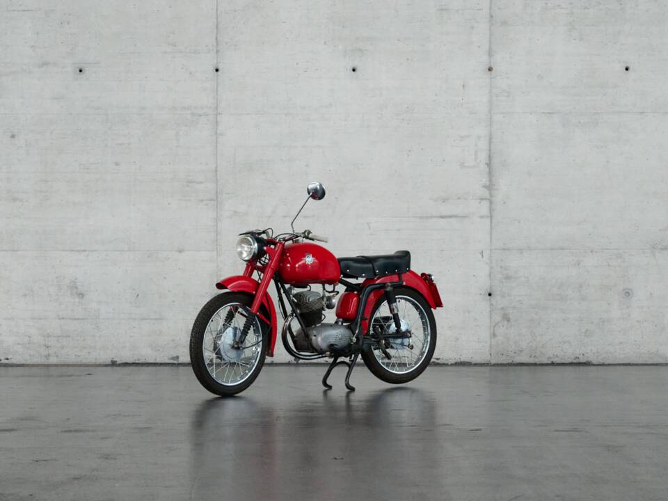 Image 1/28 of MV Agusta 125 TR (1958)