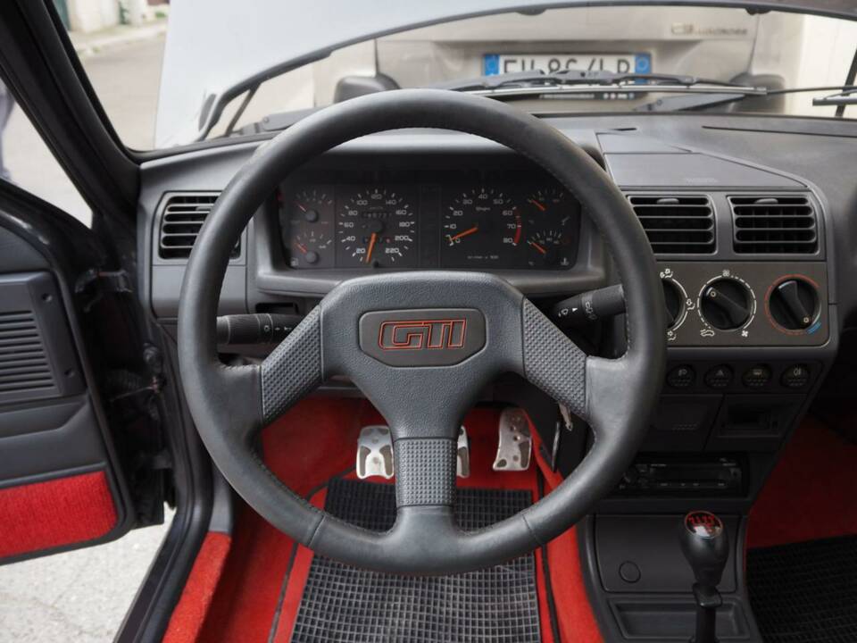 Afbeelding 33/50 van Peugeot 205 GTi 1.9 (1988)