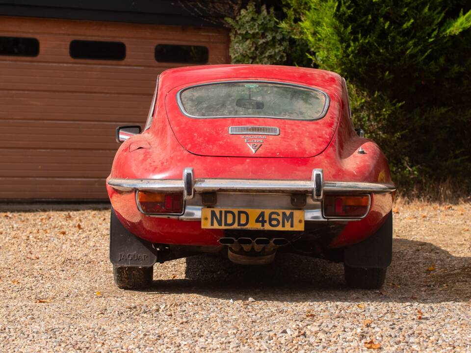 Image 9/50 de Jaguar Type E V12 (2+2) (1973)
