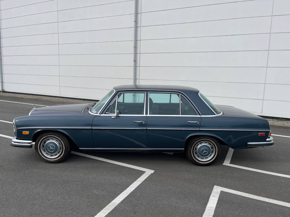 Image 2/17 de Mercedes-Benz 280 SE 4,5 (1972)